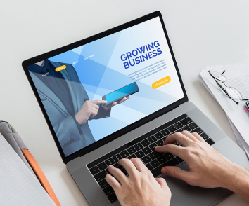 Фото страницы Приложения Growing Business на ноутбуке